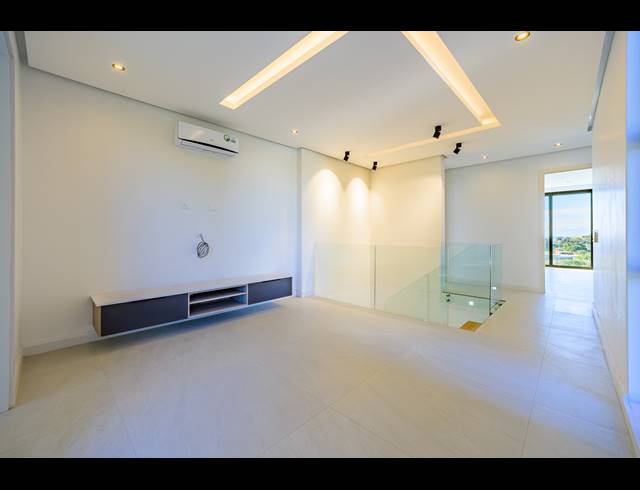 5 BEDROOM HOUSE FOR SALE IN ZULULAMI LUXURY COASTAL ESTATE